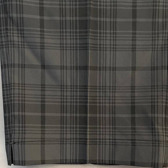 Nike Golf Men's Black Plaid Tour Performance Dri-Fit Chinos Pants - Picture 5 of 6